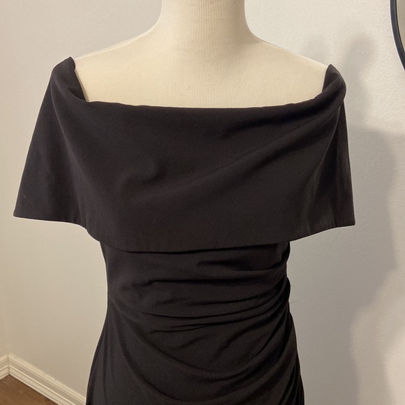 Black Elegant Vince Camuto on/off Shoulder Formal Gown with Rouging - Picture 2 of 6